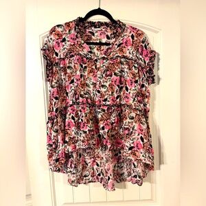 Jane and Delancey high low button up floral top